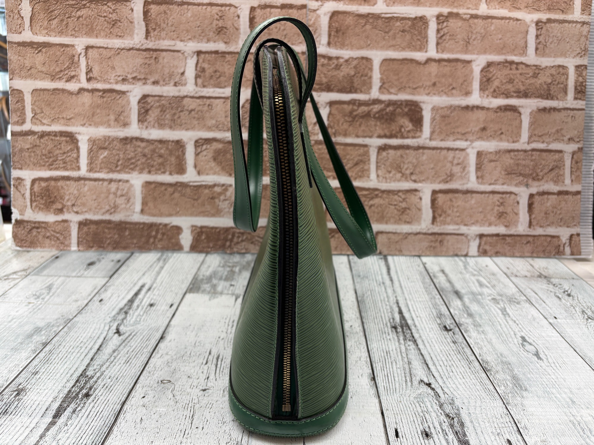 LOUIS VUITTON買取強化中】LOUIS VUITTONのトートバッグ エピ