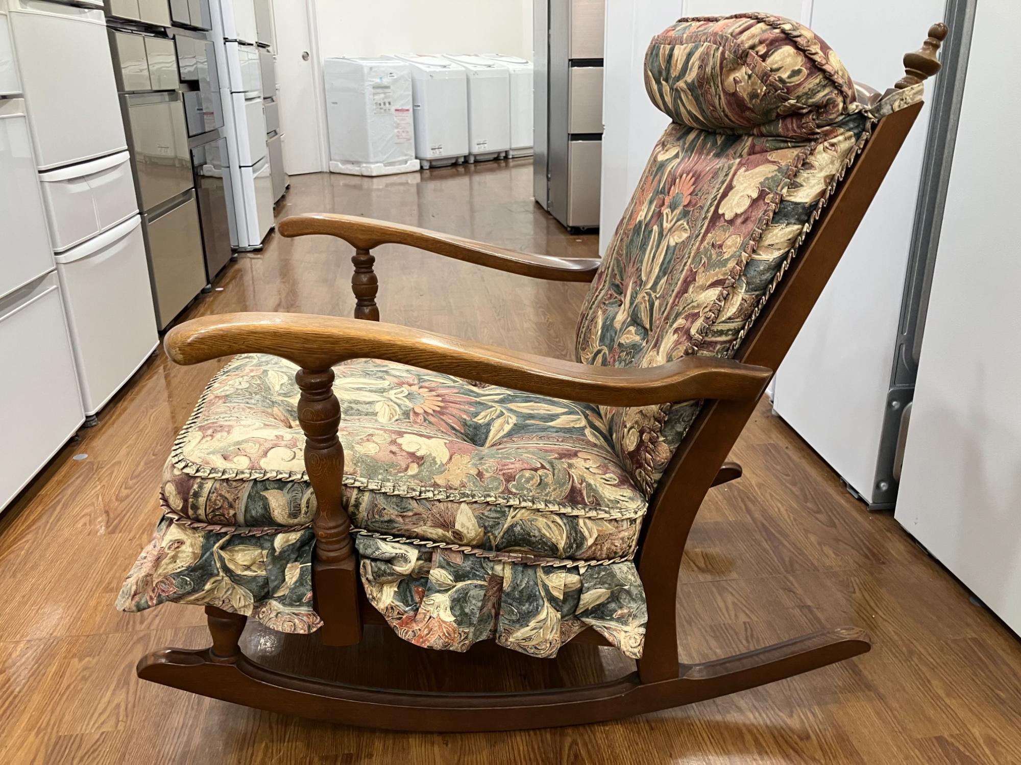 家具大量展示中！】飛騨産業のロッキングチェアー買取入荷いたしました