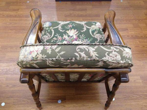 カリモクチェアの浦和3店舗新入荷