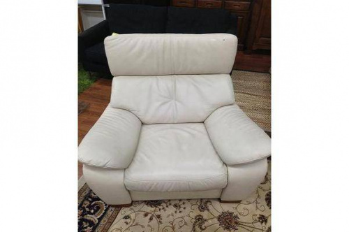 ソファーのカリモク