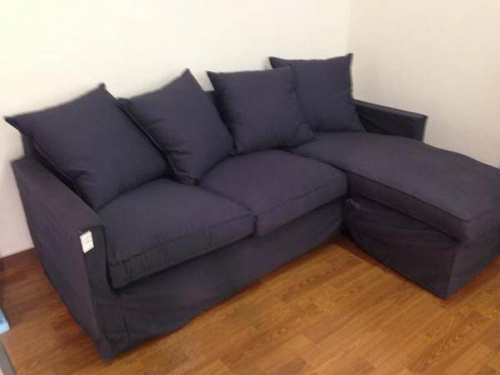 カウチソファーのIKEA