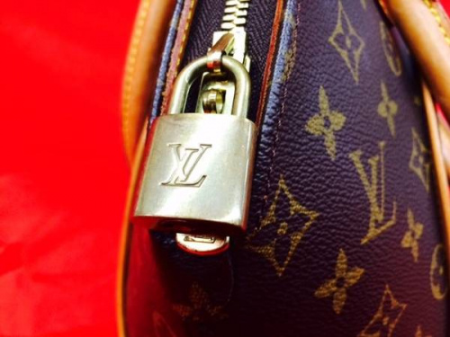 バッグのルイヴィトン（LOUIS VUITTON）