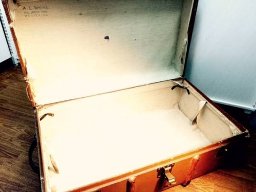 トランクの南浦和