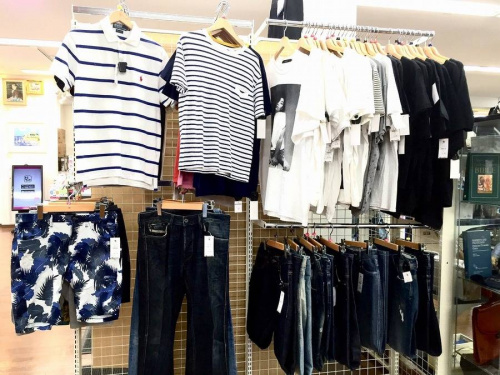 Tシャツの夏物衣類