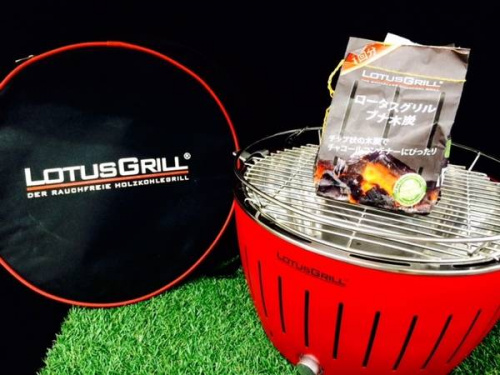 キャンプ用品のグリル