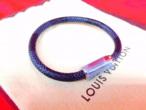 アクセサリーのLouisVuitton