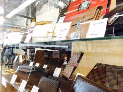 LouisVuittonの南浦和ブランド