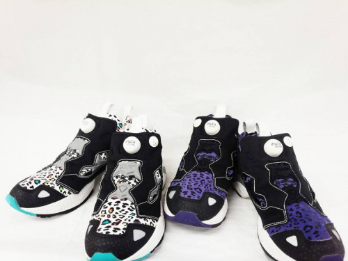 REEBOKの南浦和スニーカー