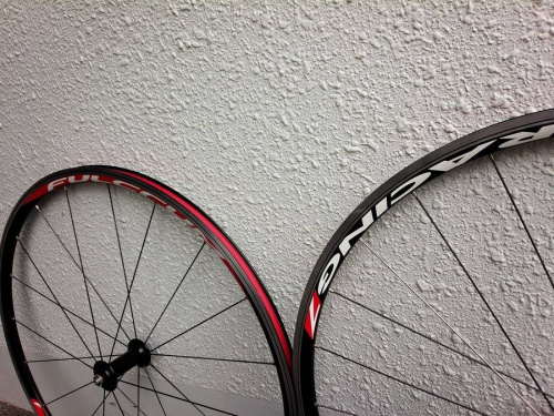 スポーツ用品のロードバイク