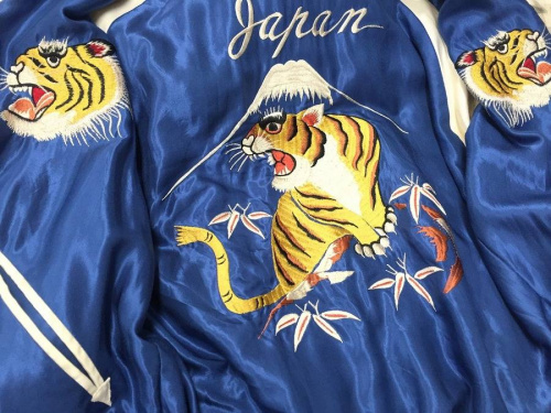 買取のスカジャン