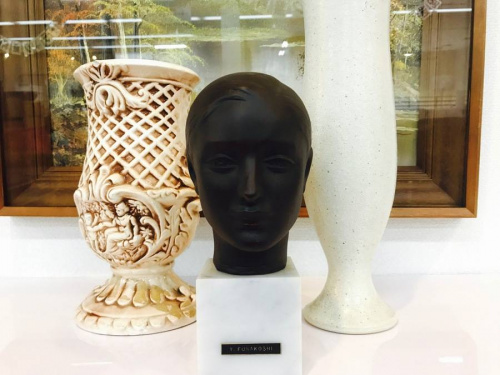 家具・インテリアのﾌﾞﾛﾝｽﾞ像