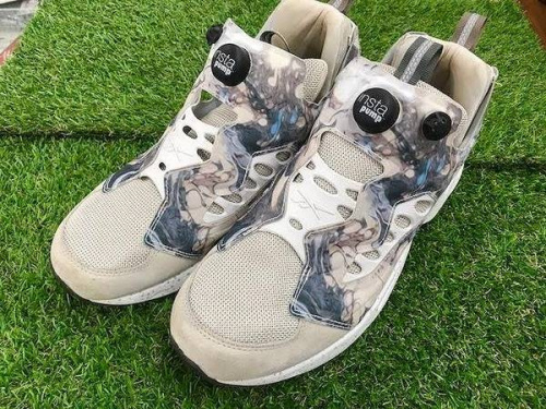 シューズのREEBOK