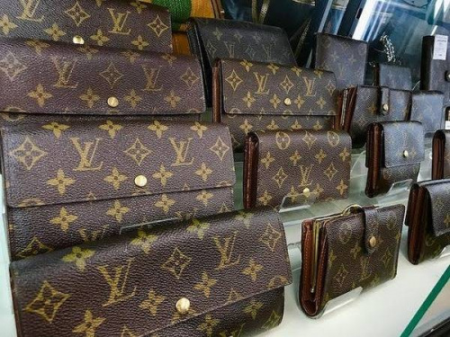 ルイヴィトン（LOUIS VUITTON）のコーチ（COACH）