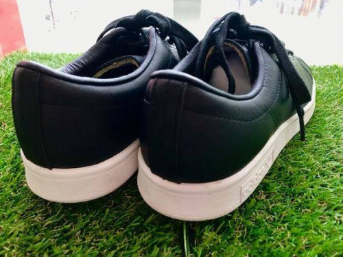 アディダス(adidas)