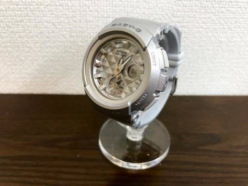 レディースファッションの腕時計　