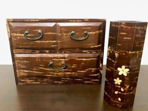 南部鉄器の桜皮細工