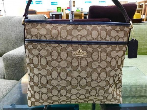 バッグのコーチ（COACH）