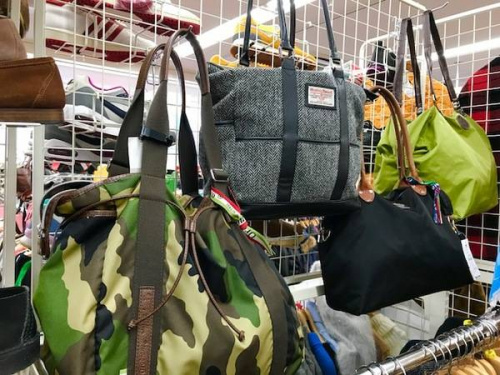 SLOWの栃木レザー