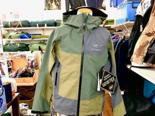 ジャケットのARC'TERYX