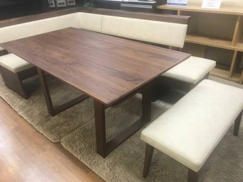 家具のダイニングセット