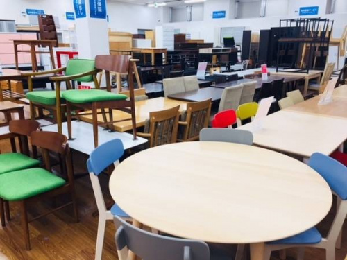 テーブルのウニコ（UNICO）