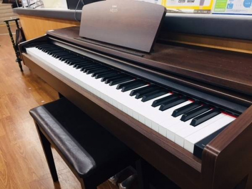 ソファーの楽器