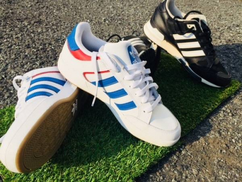 メンズファッションのスニーカー