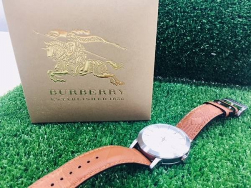 腕時計のバーバリー（BURBERRY）