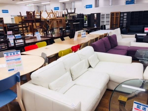 ダイニングテーブルの大塚家具