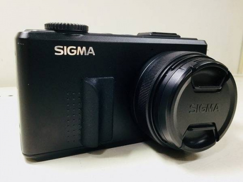 デジタル家電の一眼レフカメラ