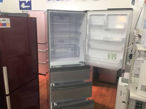 冷蔵庫の4ドア冷蔵庫