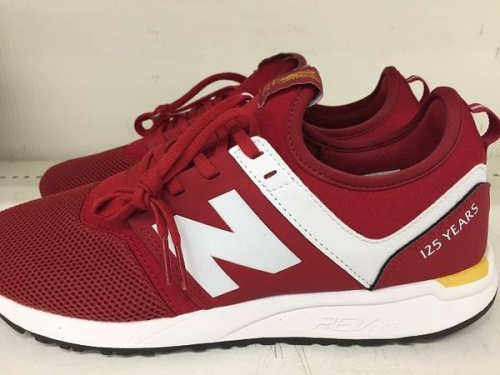 スニーカーのNEW BALANCE