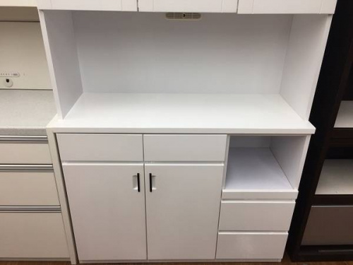 キッチン収納の3枚扉レンジボード
