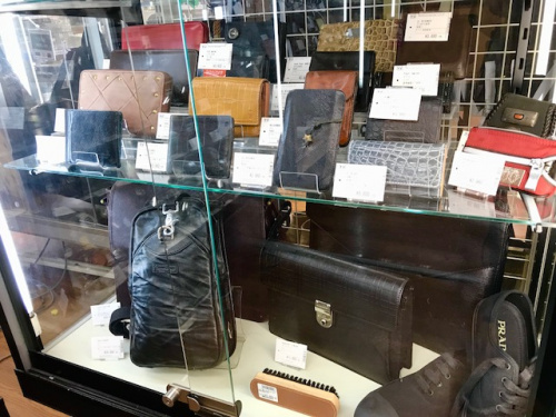 メンズファッションのキャリーバッグ