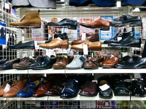 ビジネスアイテムのスーツ