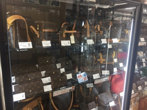トラベルバッグのLOUIS VUITTON