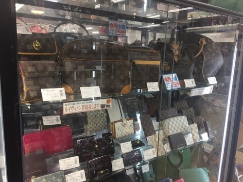 LOUIS VUITTON