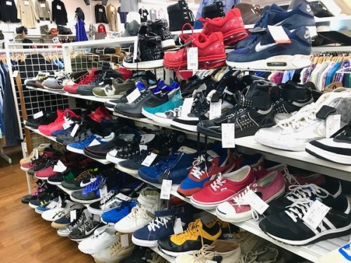 NIKE