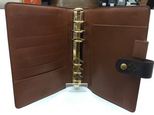 手帳カバーのLOUIS VUITTON