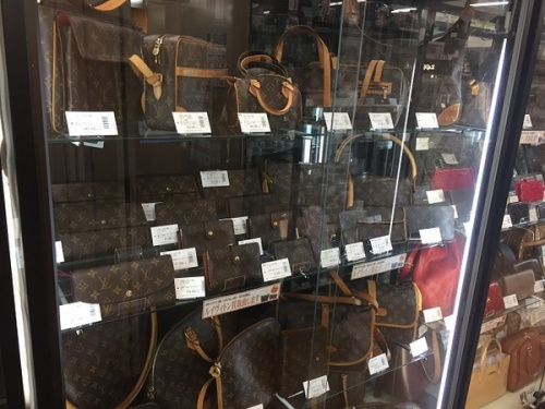LOUIS VUITTON