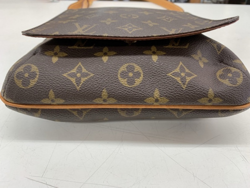 バッグのショルダーバッグ