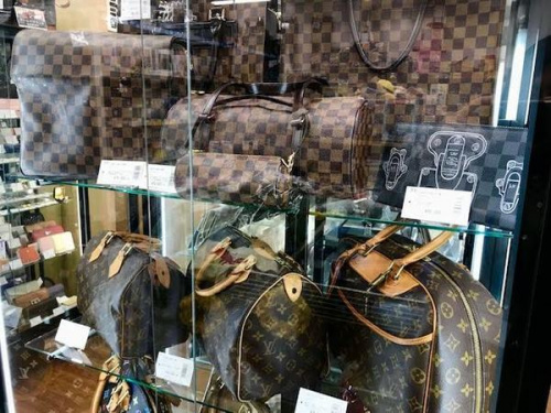 LOUIS VUITTON