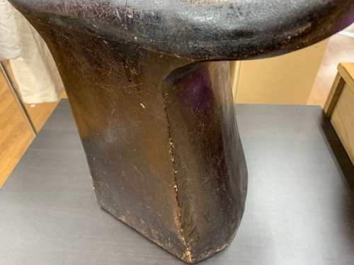 木製仏手スツールのブラウン