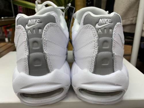 NIKEのAIR MAX95
