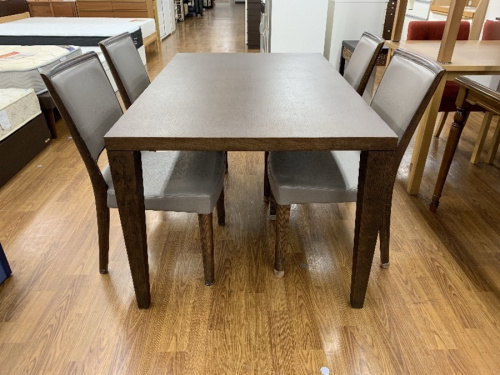 テーブルのダイニング5点セット