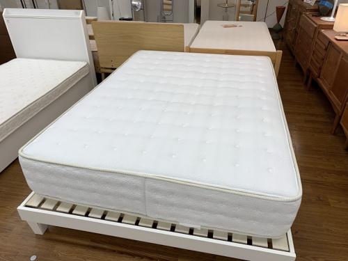 ベッドのダブルベッド