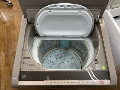 縦型洗濯乾燥機のHITACHI