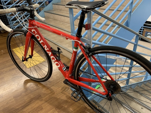 自転車のレースバイク