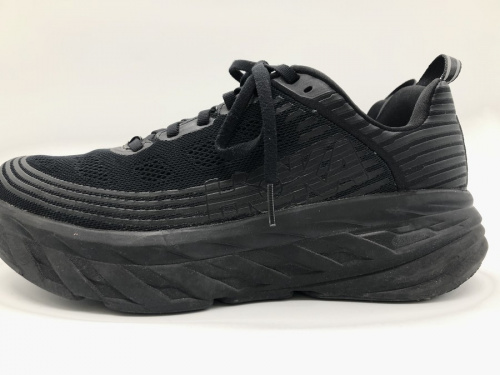 スニーカーのHOKAONEONE