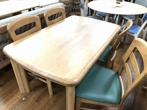 家具のダイニングセット